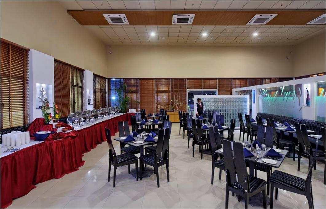 Hi 5 Hotel & Experience Nashik Ngoại thất bức ảnh