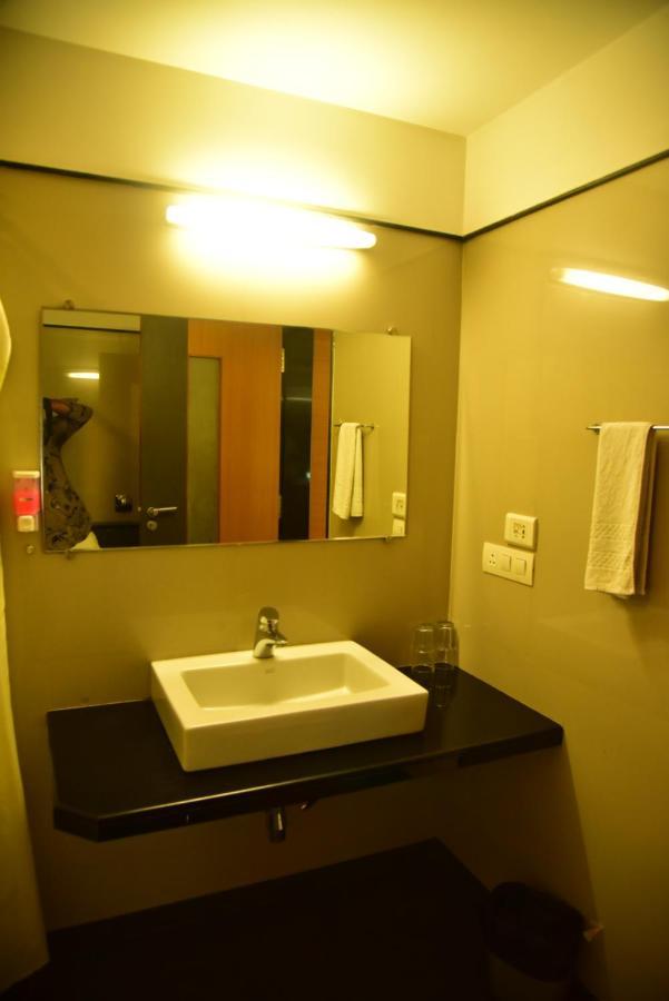Hi 5 Hotel & Experience Nashik Ngoại thất bức ảnh
