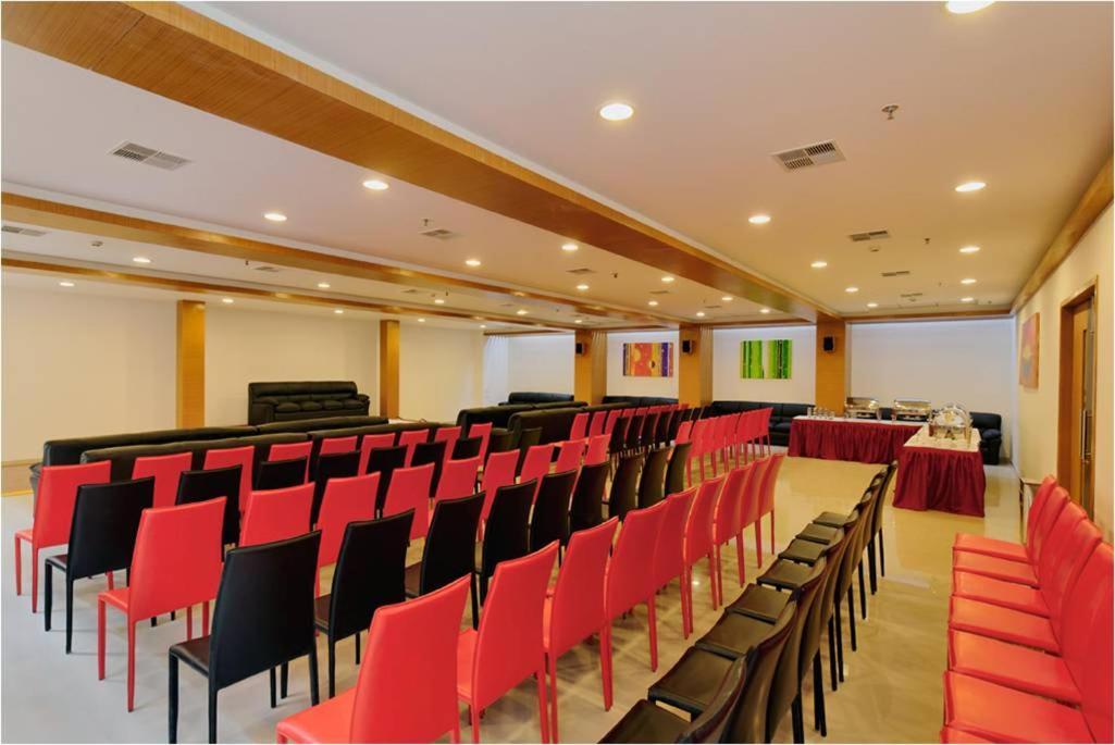 Hi 5 Hotel & Experience Nashik Ngoại thất bức ảnh